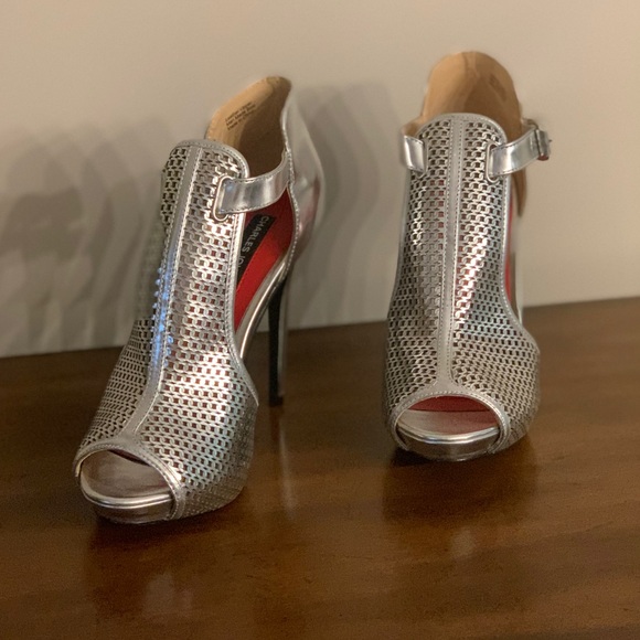 Charles Jourdan - Orvil -Silver Laser Cut High Heels - Picture 4 of 11